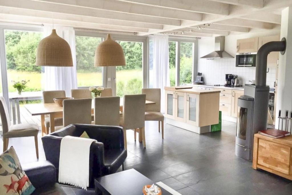 W7 - Sehr Schoenes Ferienhaus Mit Toller Lage Und Super Aussicht In Roebel An Der Mueritz Villa Buitenkant foto
